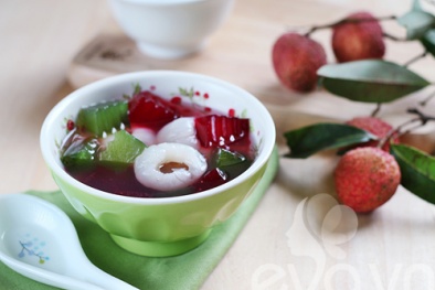 Cách làm chè vải thạch dừa mát lạnh 